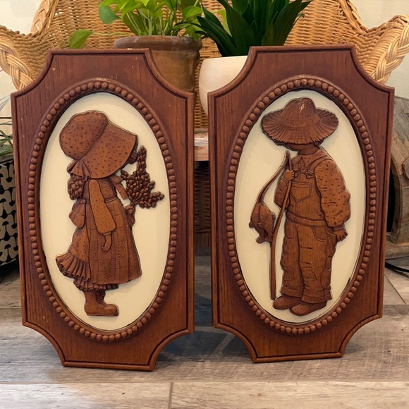 ***SOLD*SOLD*******🧡Vintage Syroco 1972 & 1976 Holly & Robby Wall Set🧡 - Picture 1 of 11